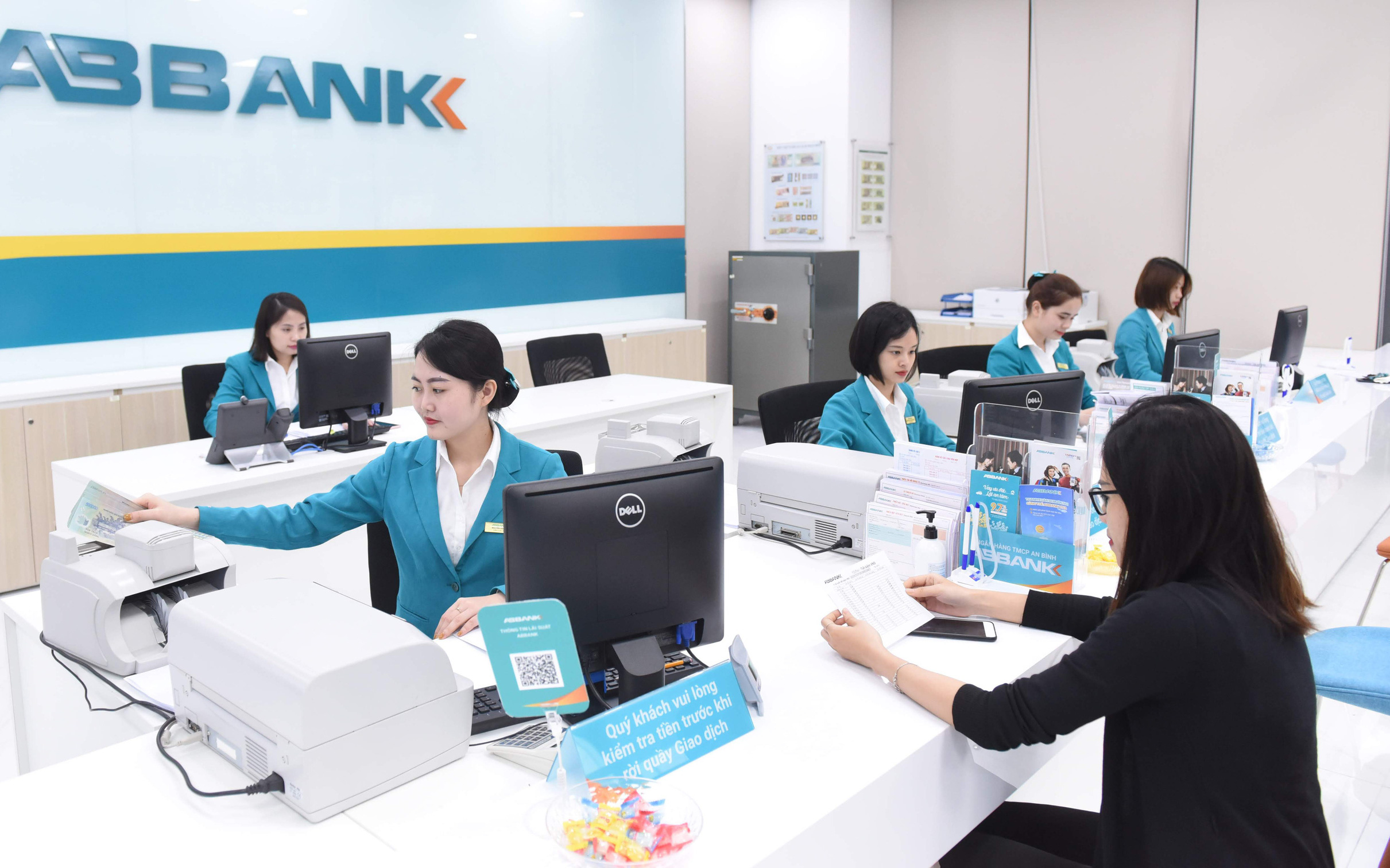 ABBank lên sàn UPCoM ngày 28/12, giá khởi điểm 15.000 đồng/cổ phiếu | Tình hình SXKD - Phân tích khác | | CafeF.vn
