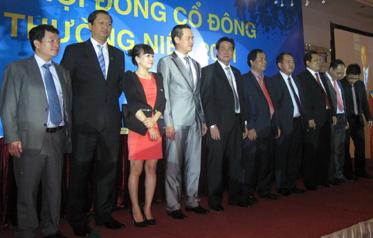 Đại diện Eximbank cam kết hỗ trợ Sacombank và SBS (1)