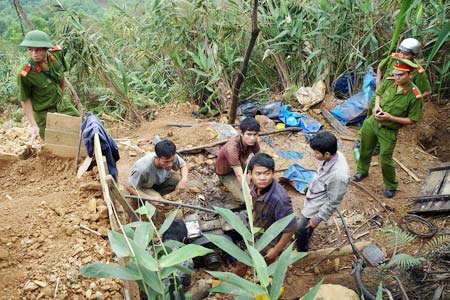 Khai thác khoáng sản trái phép, máu tài nguyên đang chảy (1)