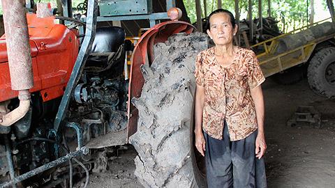 “Ôm” ruộng, ôm buồn và ôm… nợ (1)