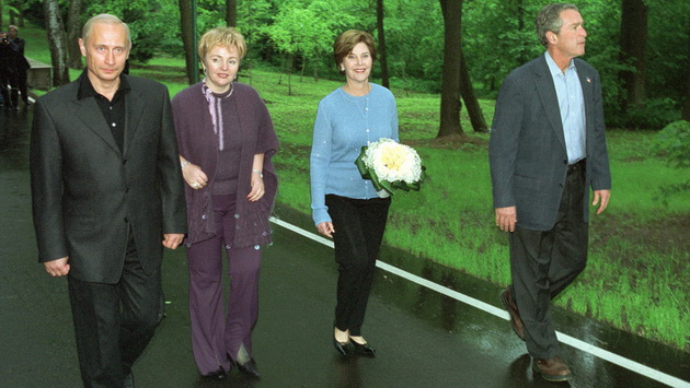 Hình ảnh ông Putin và vợ khi còn sát cánh bên nhau (7)