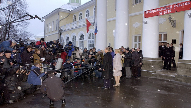 Hình ảnh ông Putin và vợ khi còn sát cánh bên nhau (9)