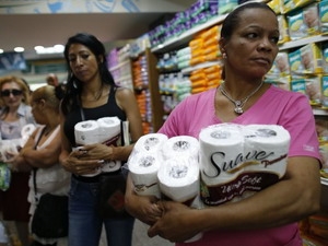 Đằng sau cơn khát USD của Venezuela (1)
