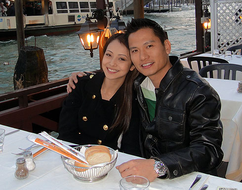  Jennifer Phạm và doanh nhân Đức Hải trong một chuyến du lịch nước ngoài.