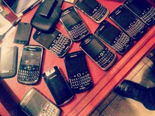 abandonedblackberryphones1.jpg