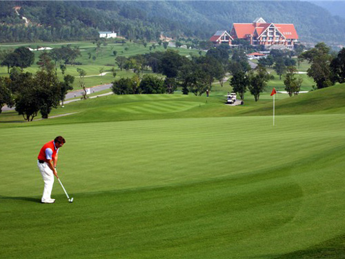 Chơi golf ở sân golf Tam Đảo tốn ít nhất 1,6 triệu đồng/lần chơi - Ảnh: Tamdaogolf.com