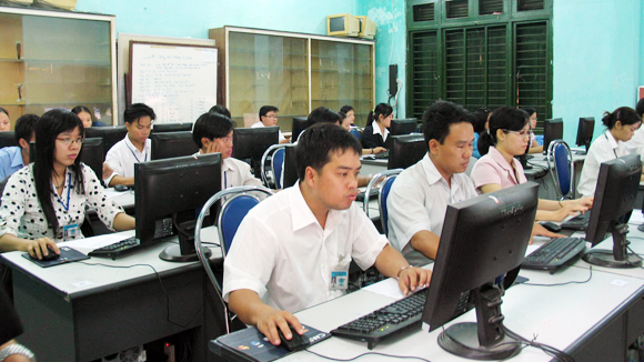 Thi trắc nghiệm trên máy tính sẽ đảm bảo khách quan hơn (Ảnh minh họa)