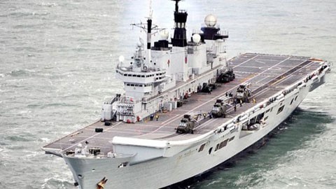  Tàu sân bay HMS Illustrious của Anh.