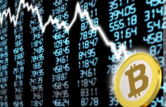 Bitcoin mất 30% giá trị trong tích tắc