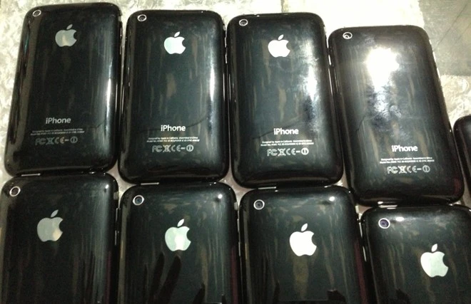 iPhone 3GS giá 2 triệu đồng tràn về nông thôn Việt Nam (1)