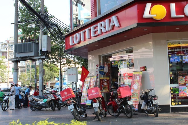 Lotteria đã lựa chọn chiến lược đa dạng hóa sản phẩm làm chủ đạo tiến hành chiếm lĩnh nhanh thị trường thức ăn nhanh.