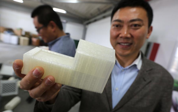 Doanh nhân Trung Quốc tạo ra 10 ngôi nhà trong 24h bằng máy in 3D (1)