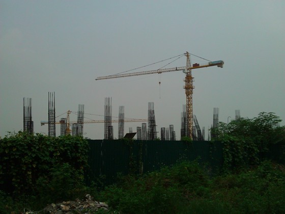 Cận cảnh “bãi chông sắt” hoen gỉ khổng lồ tại TTTM Ciputra Hanoi Mall