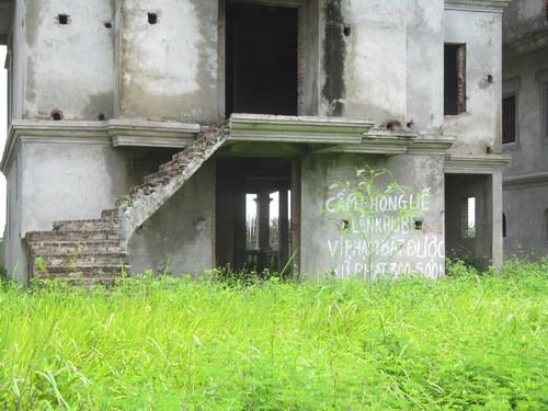 Cận cảnh hàng trăm “biệt thự ma” ở khu Bắc An Khánh