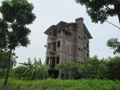 Cận cảnh hàng trăm “biệt thự ma” ở khu Bắc An Khánh