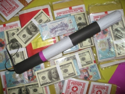 Số tiền Thủy trộm cắp, đánh tráo bằng tiền âm phủ gần 250.000 USD Ảnh minh họa
