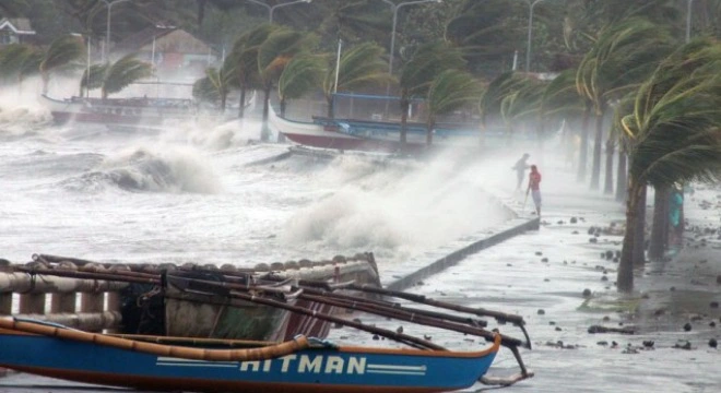 Cận cảnh siêu bão Haiyan tàn phá Philippinesicon photo