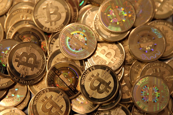 Giá tiền ảo Bitcoin đột ngột sụt giảm tới 20%