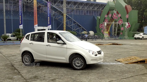 Ô tô made in Vietnam giá 326-346 triệu đồng