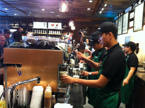 starbucks se dung hat ca phe viet nam de pha ca phe 