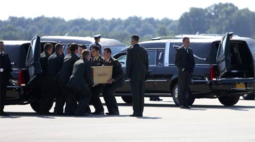 Hình ảnh đau lòng ngày quốc tang MH17 ở Hà Lan (2)