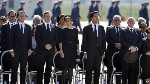 Hình ảnh đau lòng ngày quốc tang MH17 ở Hà Lan (3)