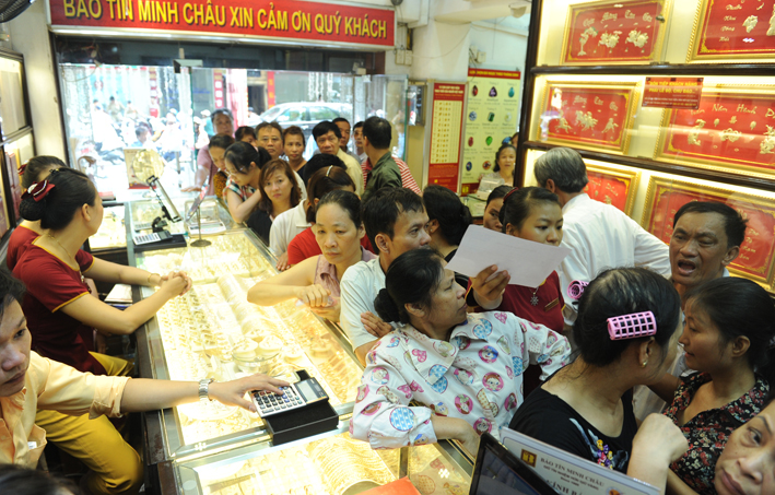 Hoang mang vì giá vàng 