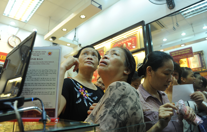 Hoang mang vì giá vàng 