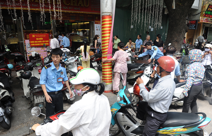 Hoang mang vì giá vàng 