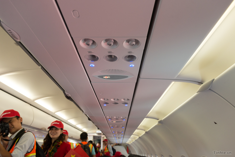 Cận cảnh máy bay mới của Vietjet Air (6)