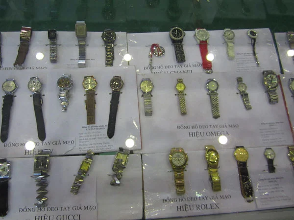 Bát nháo như thị trường đồng hồ đeo tay (1)