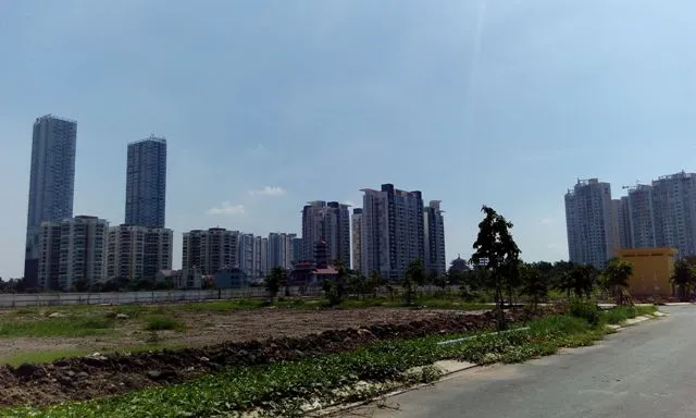 Hiện nay, khu vực trung tâm quận 2 nhà cao tầng đang mọc lên như nấm và hầu như không có những mãng xanh đủ lớn để phục vụ sinh hoạt cho người dân.