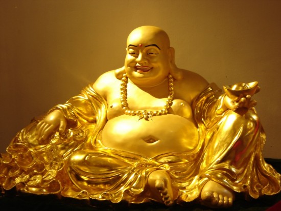 Phật Di Lặc với cái bụng thật lớn và cái miệng cười thật tươi.