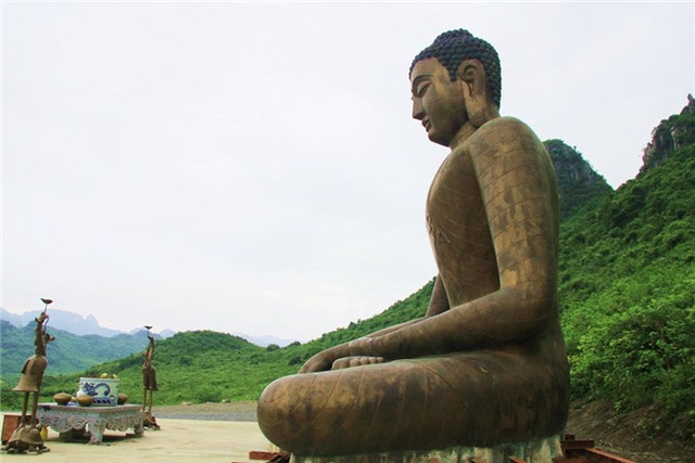 
Tượng phật ở khu du lịch Tam Chúc

