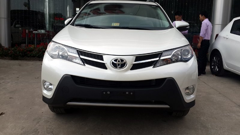  Toyota RAV4 2.5 Limited ở Mỹ 28.000 USD về Việt Nam chào giá 2 tỷ 