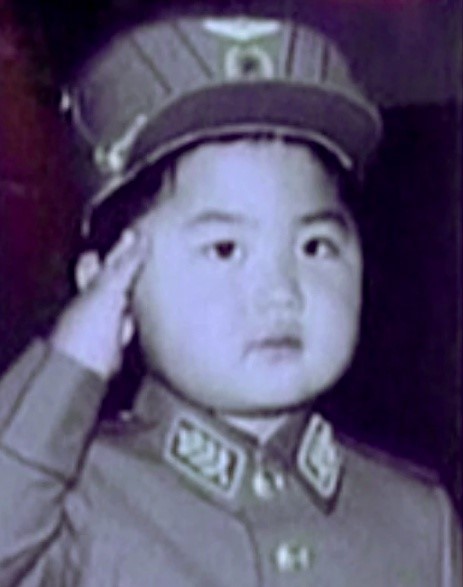 Bức ảnh Kim Jong Un hồi nhỏ được tiết lộ trong một chương trình năm 2013. Ảnh: KCNA