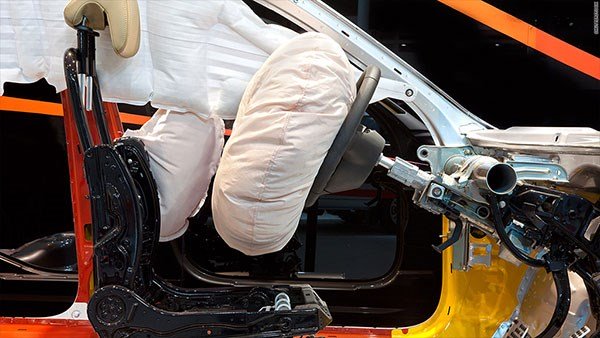  Takata gây náo loạn thị trường với cơn bão túi khí 