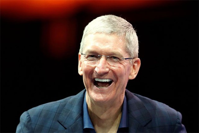 10 nhân vật ảnh hưởng nhất đến kinh tế thế giới ảnh 9 3. Tim Cook</p></div><div></div></div><p> </p><p><i>Chức vụ: CEO tập đoàn công nghệ Apple</i></p><p>Kể từ khi Tim Cook tiếp quản ghế CEO Apple từ người tiền nhiệm nổi tiếng Steve Jobs, giá trị vốn hóa của “quả táo” đã tăng gấp đôi, lợi nhuận tiếp tục lập kỷ lục, dự trữ tiền mặt ngày càng lớn, và ảnh hưởng của hãng cũng không ngừng gia tăng.</p><p>