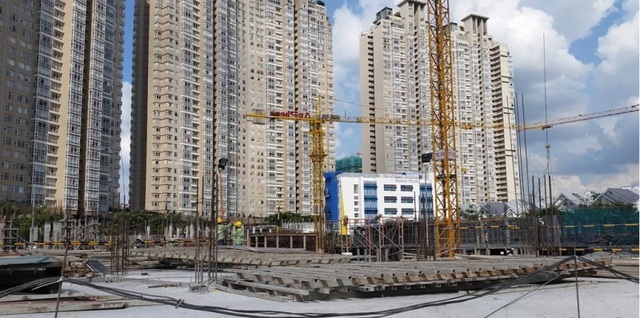 Dự án Sài Gòn Pearl giai đoạn 3 có tổng diện tích sàn xây dựng 32.000 m2 đang trong giai đoạn xây dựng 1 tầng hầm chung.