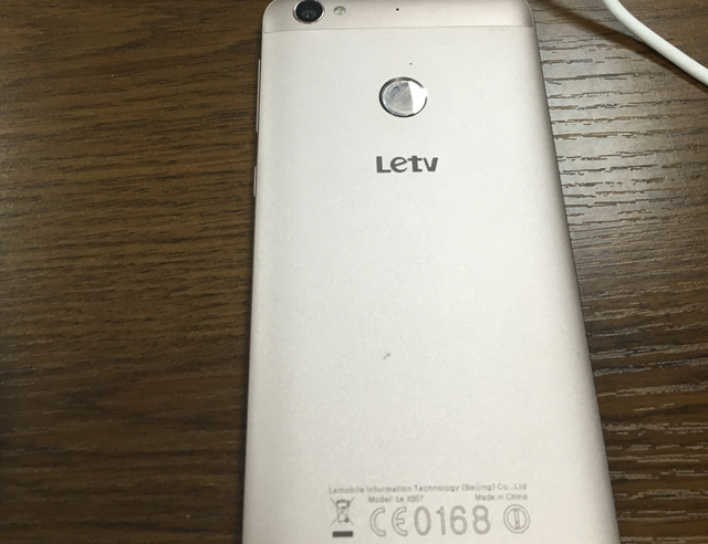 
LeTV made in China, chỉ có 100 USD nhưng ứng dụng nào cũng có. Vấn đề duy nhất là máy này chụp ảnh khá xấu
