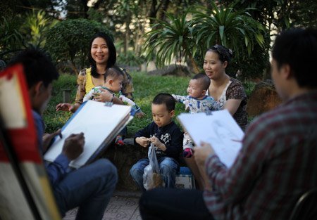 Nhộn nhịp dịch vụ vẽ chân dung 10 phút bên Hồ Gươm (10)