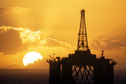 Cổ phiếu dầu khí đang tăng mạnh, nhưng đừng vội mừng
