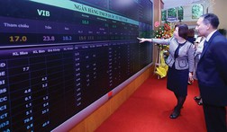 Ngân hàng ồ ạt lên sàn