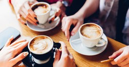 Uống cà phê quá mức có thể gây ung thư: Chuyên gia tiết lộ một kiểu uống vô cùng kỳ hại dạ dày, nhưng dân văn phòng cực mê