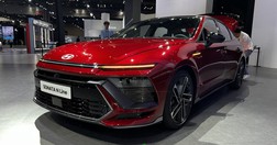 Trọn bộ ảnh Hyundai Sonata 2024 lần đầu trưng bày, hãng công bố động cơ nhưng lại giấu thông số quan trọng