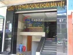 Vợ chồng Tổng giám đốc CK Bản Việt nắm giữ gần 30% cổ phần