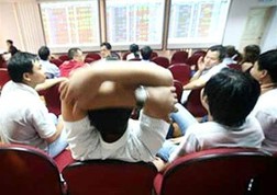 Thông tư 13/2013: UBCK kiểm tra thao túng giá chứng khoán trên báo chí và tin đồn