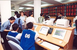 Khi giá cổ phiếu trên sàn rẻ hơn ngoài sàn