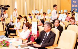 Cần tránh &ldquo;vừa đá bóng, vừa thổi còi&rdquo;