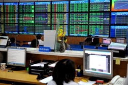 Ngày đầu áp dụng lãi suất mới, VN-Index giảm hơn 5 điểm